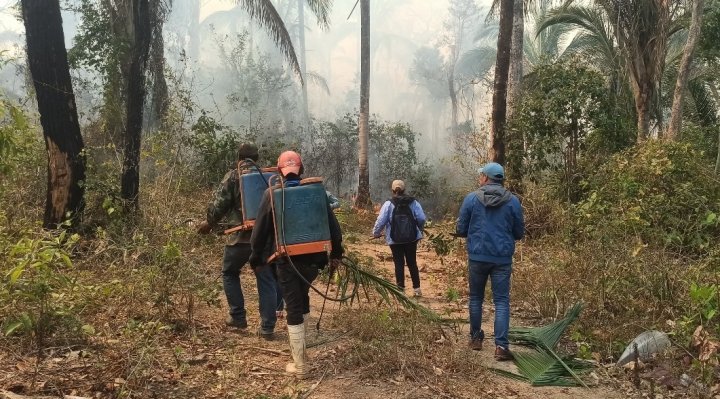 b_36610_cuatro-comunidades-de-san-javier-sufren-por-los-incendios-y-la-sequia-sus-habitantes-cierran-escuelas-y-escapan-al-pueblo-1